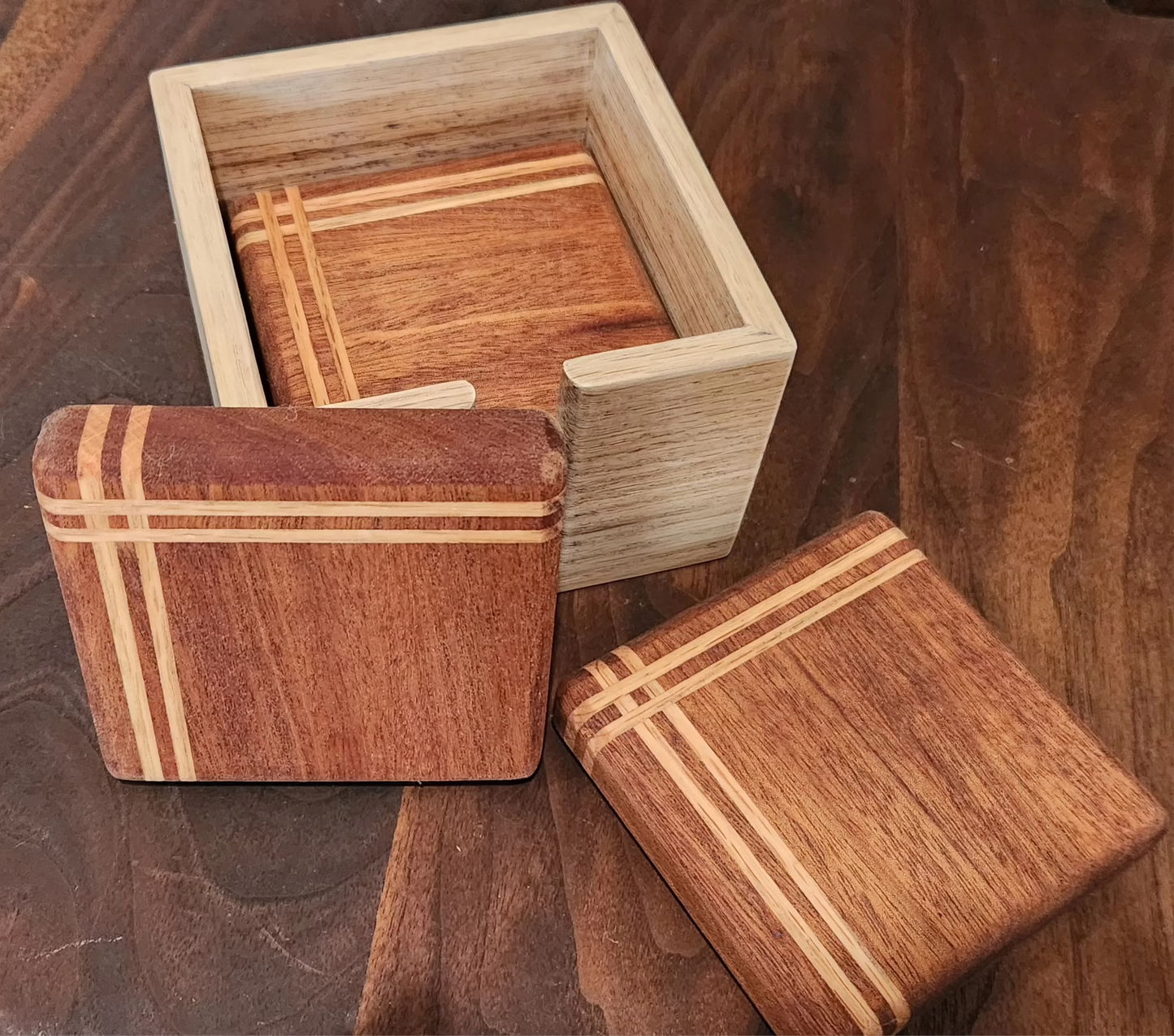 four coaster with storage box